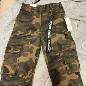 Camo Cutie Cargo Joggers size Small